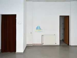 Pronájem obchodního prostoru, Aš, Hlavní, 32 m2
