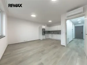 Pronájem bytu 3+kk, Kladno, Veleslavínova, 71 m2