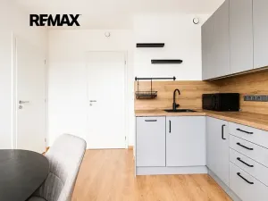Pronájem bytu 2+1, Praha - Hloubětín, Kbelská, 54 m2