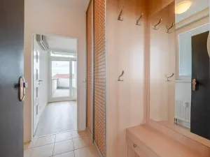 Prodej bytu 2+kk, Praha - Vysočany, Skloněná, 74 m2