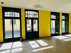 Pronájem obchodního prostoru, Karlovy Vary, Mariánskolázeňská, 52 m2