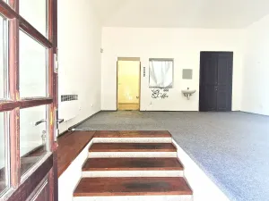 Pronájem obchodního prostoru, Kostelec nad Černými lesy, náměstí Smiřických, 75 m2