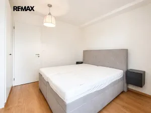 Pronájem bytu 2+kk, Praha - Hloubětín, Kbelská, 54 m2