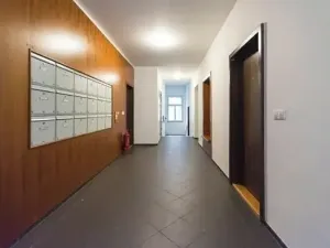 Pronájem bytu 2+kk, Praha - Nusle, Jaurisova, 40 m2