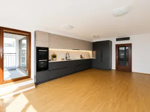 Prodej bytu 4+kk, Praha - Hrdlořezy, V třešňovce, 134 m2