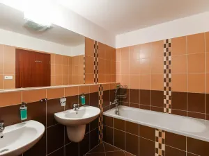 Prodej bytu 4+kk, Praha - Hrdlořezy, V třešňovce, 134 m2