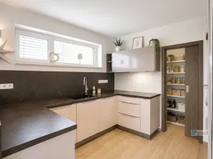 Prodej rodinného domu, Praha - Řeporyje, Ve výhledu, 146 m2