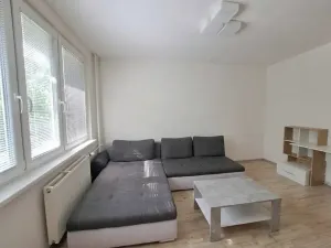 Pronájem bytu 2+1, Zlín, Středová, 58 m2