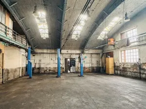 Pronájem obchodního prostoru, Praha - Horní Počernice, Komárovská, 442 m2