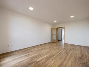 Pronájem bytu 2+1, Ostrava, Varenská, 58 m2