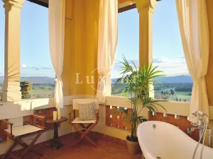 Prodej vily, Loro Ciuffenna, Itálie, 900 m2