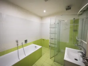 Prodej rodinného domu, Roštění, 450 m2