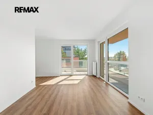Prodej bytu 2+kk, Praha - Černý Most, Arnošta Valenty, 59 m2