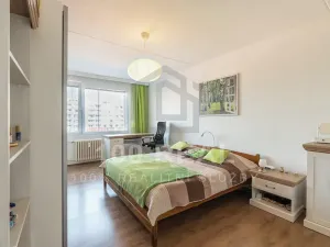 Pronájem bytu 2+1, Hradec Králové, Urxova, 64 m2