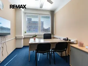 Pronájem kanceláře, Česká Lípa, Děčínská, 350 m2