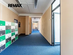 Pronájem kanceláře, Česká Lípa, Děčínská, 350 m2