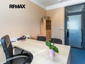 Pronájem kanceláře, Česká Lípa, Děčínská, 350 m2