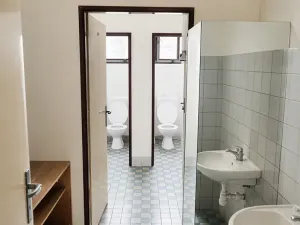 Pronájem obchodního prostoru, Hradec Králové, Gočárova třída, 865 m2