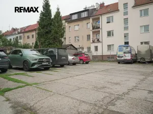 Pronájem obchodního prostoru, Hradec Králové, Gočárova třída, 865 m2