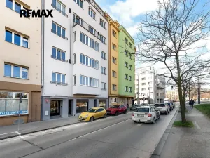 Pronájem bytu 1+kk, Praha - Libeň, náměstí Dr. Václava Holého, 27 m2