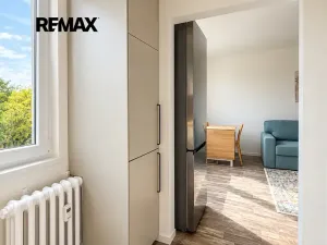 Pronájem bytu 1+1, Praha - Troja, Krynická, 30 m2