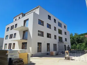 Prodej bytu 4+kk, Praha - Radotín, náměstí Osvoboditelů, 116 m2