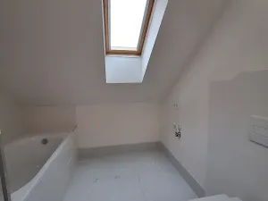 Pronájem bytu 2+kk, Praha - Vysočany, Novovysočanská, 33 m2