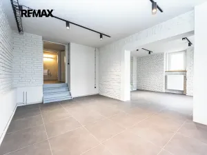 Pronájem kanceláře, Praha - Smíchov, U smíchovského hřbitova, 53 m2