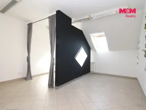 Pronájem obchodního prostoru, Chlumec nad Cidlinou - Chlumec nad Cidlinou IV, Kozelkova, 24 m2