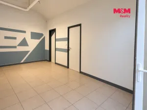 Pronájem obchodního prostoru, Kostelec nad Černými lesy - Kostelec nad Černými Lesy, náměstí Smiřických, 14 m2