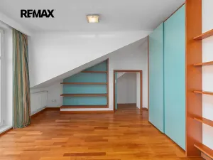 Prodej bytu 3+kk, Praha - Holešovice, Dobrovského, 107 m2