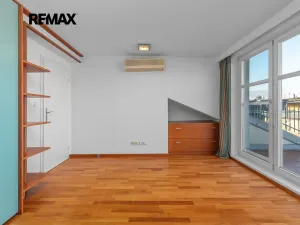 Prodej bytu 3+kk, Praha - Holešovice, Dobrovského, 107 m2