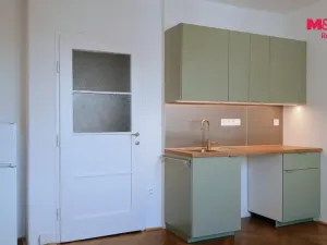 Pronájem bytu 1+kk, Praha - Holešovice, Bubenská, 21 m2