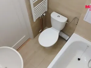 Pronájem bytu 1+kk, Praha - Holešovice, Bubenská, 21 m2