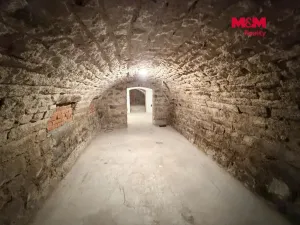 Pronájem obchodního prostoru, Jablonec nad Nisou, Anenské náměstí, 81 m2