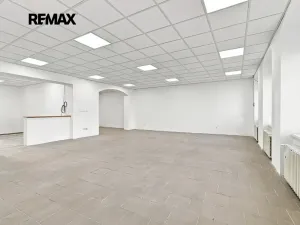 Pronájem obchodního prostoru, Přeštice, Masarykovo nám., 171 m2