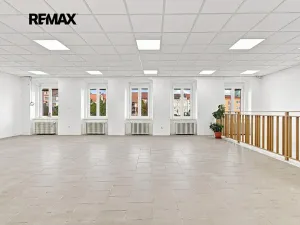 Pronájem obchodního prostoru, Přeštice, Masarykovo nám., 171 m2