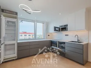 Prodej bytu 4+kk, Napajedla, Nábřeží, 72 m2
