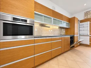 Pronájem bytu 2+1, Praha - Kobylisy, Střelničná, 72 m2
