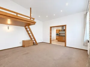 Pronájem bytu 2+1, Praha - Kobylisy, Střelničná, 72 m2