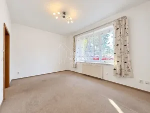 Pronájem bytu 2+1, Praha - Kobylisy, Střelničná, 72 m2