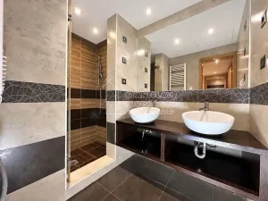 Pronájem bytu 2+1, Praha - Kobylisy, Střelničná, 72 m2