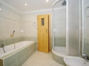 Pronájem atypického bytu, Praha - Smíchov, Viktora Huga, 164 m2