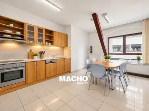 Pronájem kanceláře, Králův Dvůr, Tovární, 370 m2