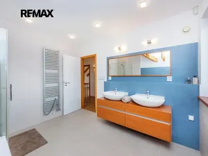 Prodej rodinného domu, Praha - Řeporyje, Havlůjové, 300 m2
