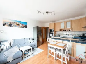 Prodej bytu 2+kk, Praha - Zbraslav, Neumannova, 42 m2