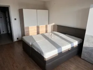 Prodej bytu 2+1, Karlovy Vary, Kpt. Nálepky, 65 m2