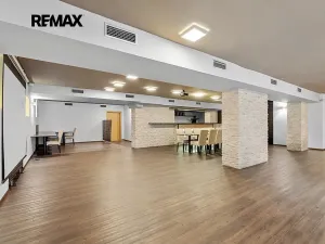 Prodej obchodního prostoru, Plzeň, Částkova, 388 m2