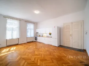 Prodej kanceláře, České Budějovice - České Budějovice 3, Pražská tř., 200 m2