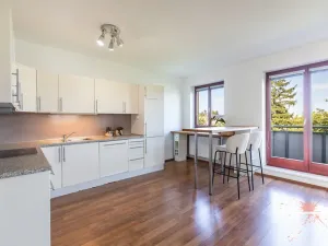 Prodej bytu 2+kk, Praha - Štěrboholy, Andersenova, 65 m2